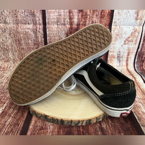 Vans | Old Skool Black and White Sneakers Unisex - Picture 6 of 8